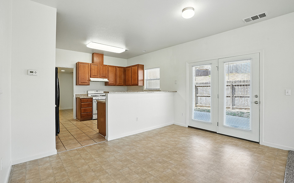 Norton Heights 1390 3x2.5 Dining Room